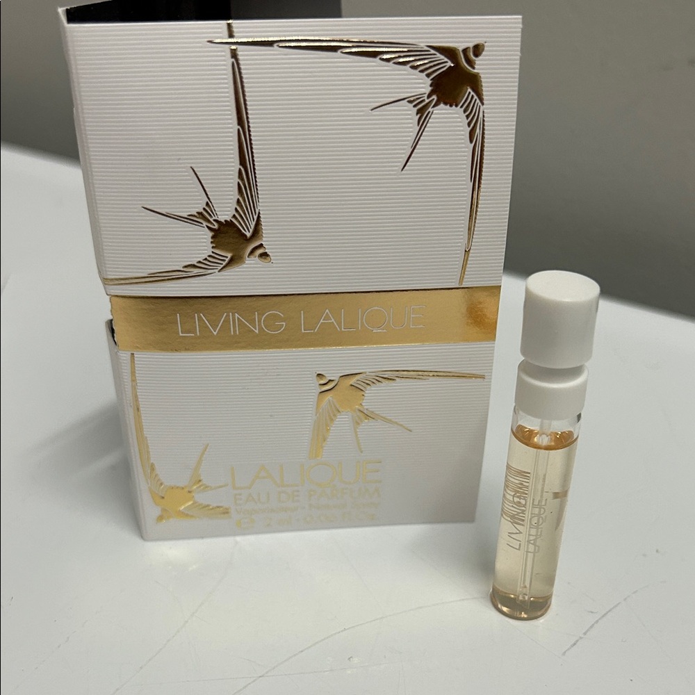 Lalique Living Lalique Eau de Parfum deluxe spray sample